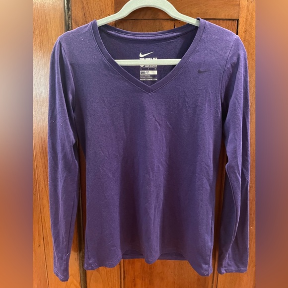 Nike Tops - Nike Women’s Long-Sleeve